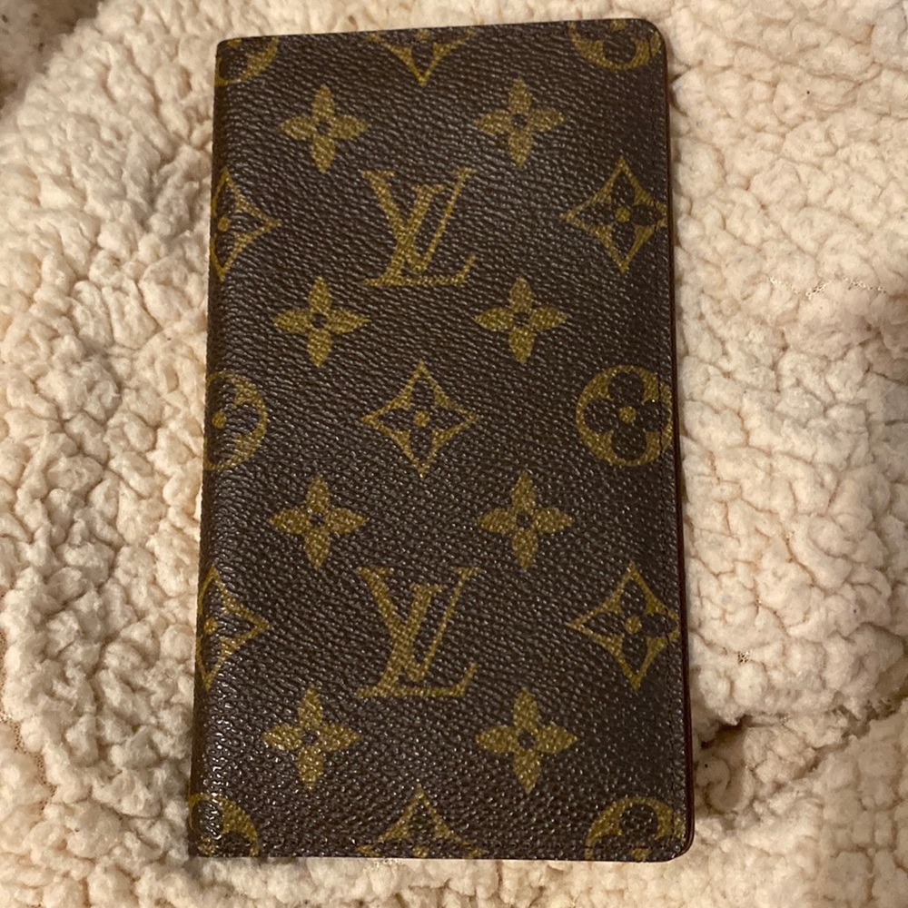 Authentic Louis Vuitton monogram checkbook cover multi functional:-)